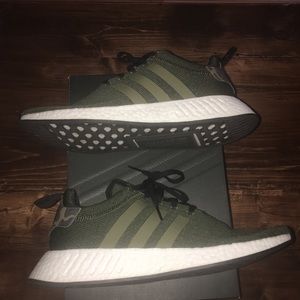 Adidas NMD R2 Green w/ Camo accent